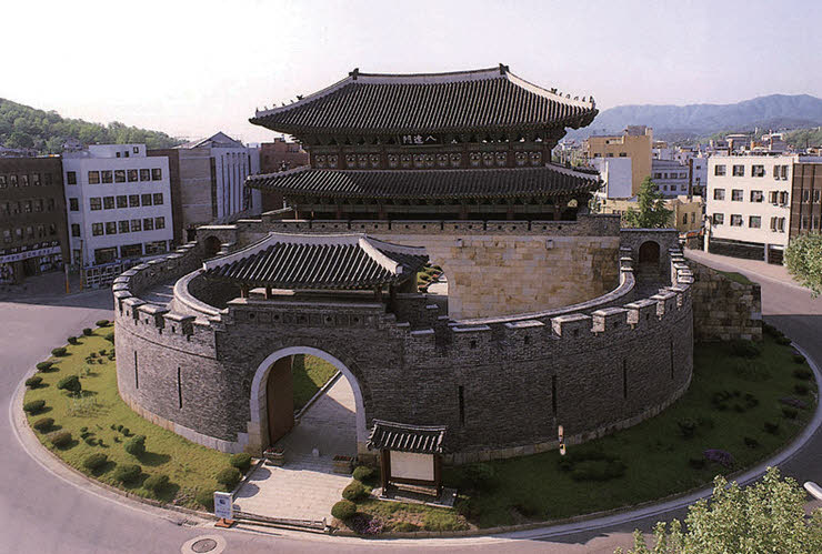 Fortaleza de Suwon Hwaseong
(Suwon, Gyeonggi-do) 