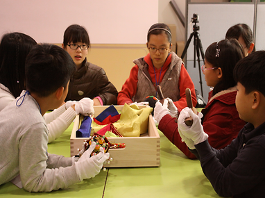 교육을 수강중인 어린이들