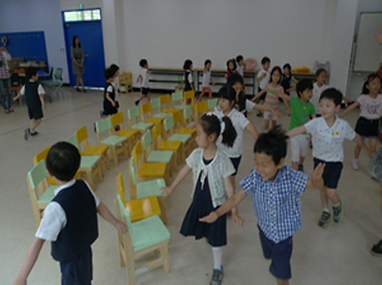 교육중인 어린이들