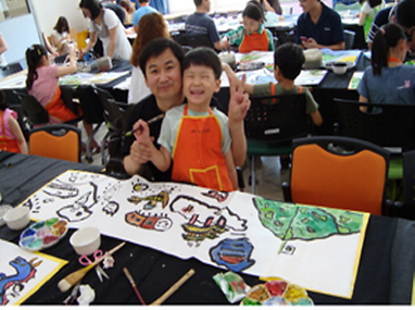 교육을 수강중인 어린이