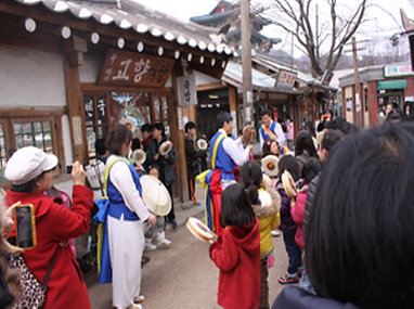 지신밝기 교육중인 어린이들
