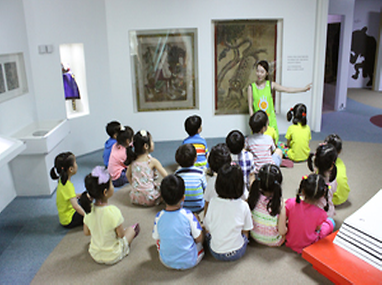 교육중인 어린이들