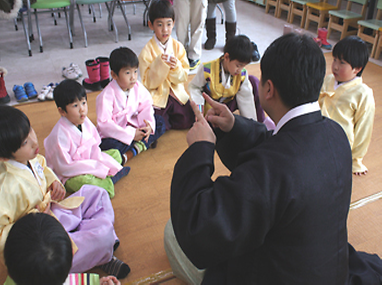 교육중인 어린이들