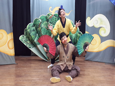 하늘나라 요술부채 공연 이미지