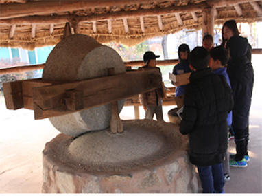 교육중인 어린이들