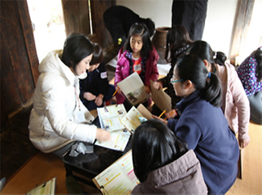 교육중인 가족의 모습