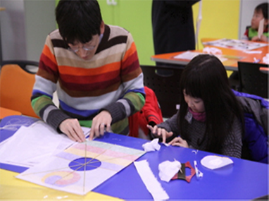 연을 만드는 가족