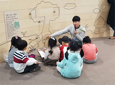 특별전시 전시 설명회 모습