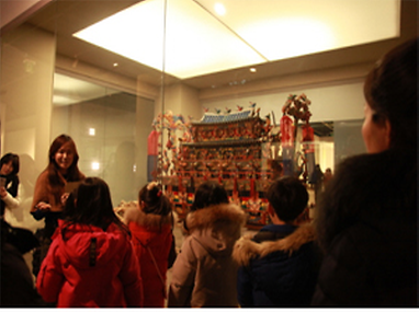 교육중인 가족 모습