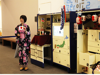 교육중인 선생님 모습