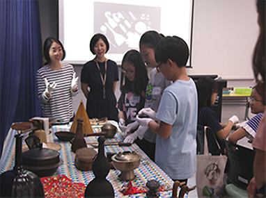 수업중인 어린이들