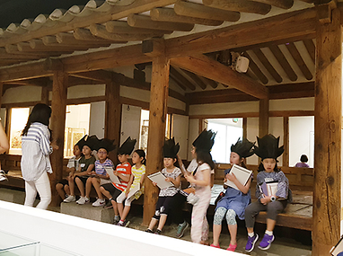 교육중인 어린이들