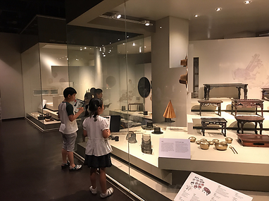 수업중인 어린이들