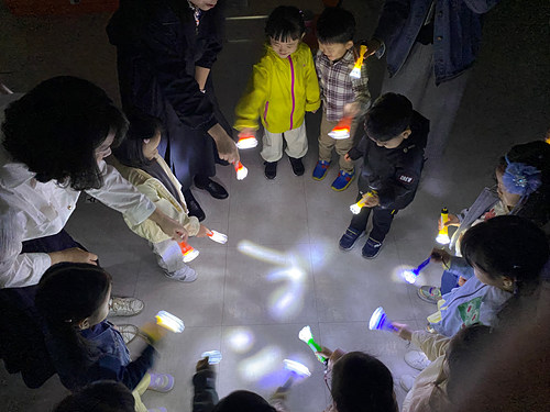 어둠을 체험하며 빛 공해에 대해 배우기
