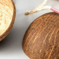 바똑 끌라빠(코코넛 껍데기 놀이)